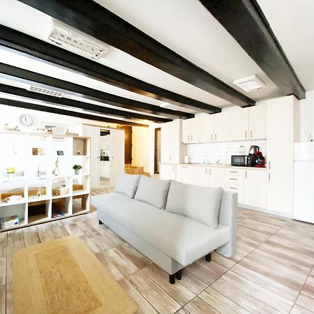 Piata Sfatului Brassai Plus - Annastasia'S Studio Brašov Exteriér fotografie