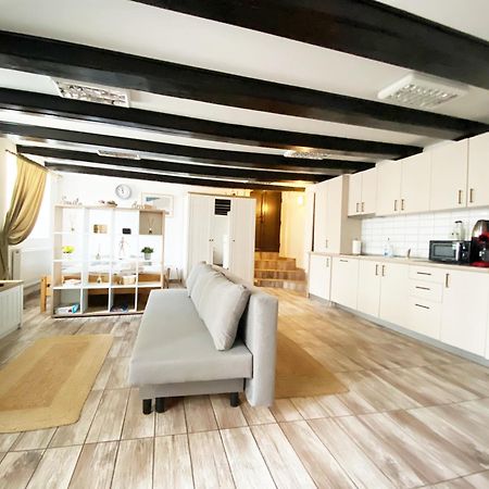 Piata Sfatului Brassai Plus - Annastasia'S Studio Brašov Exteriér fotografie